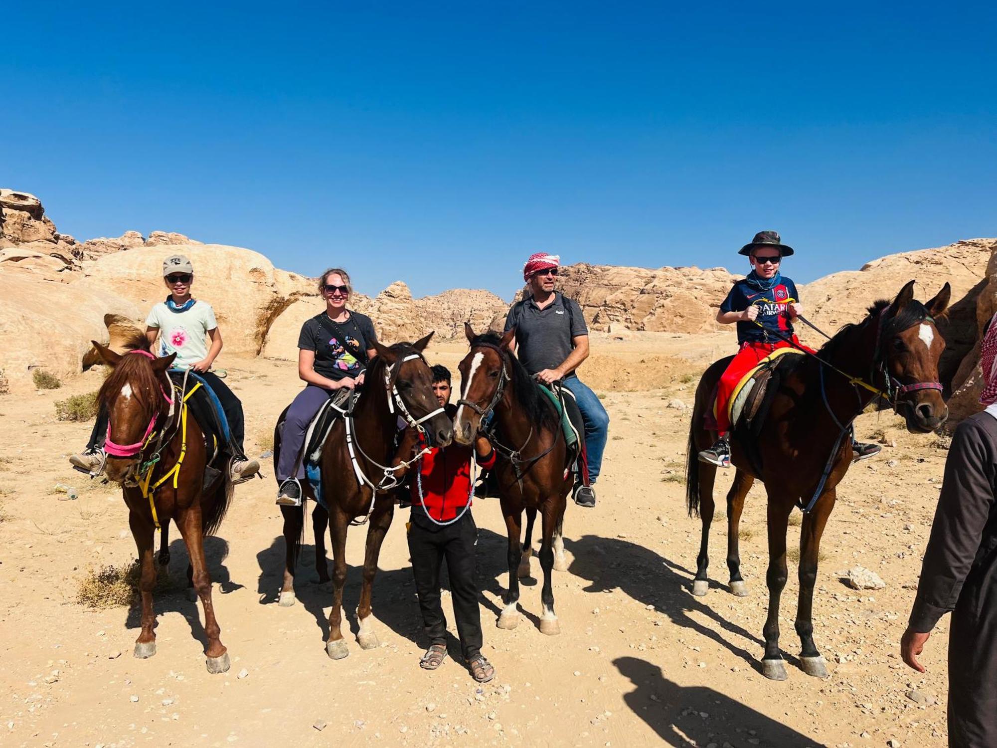 Petra Royal Ranch Bed & Breakfast Wadi Musa Exterior photo